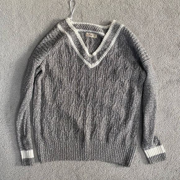 Hollister Sweaters - Hollister V-Neck Sweater